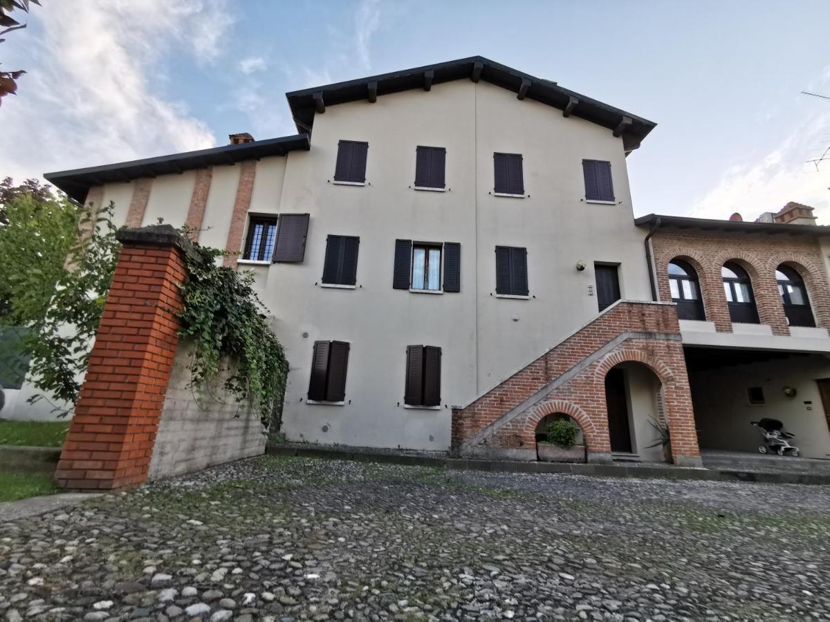 Casa Carolina: King Size Bed Across From Golden Beach Desenzano del Garda Exterior foto