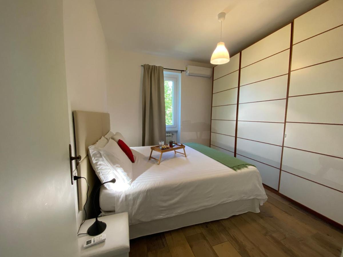 Casa Carolina: King Size Bed Across From Golden Beach Desenzano del Garda Exterior foto